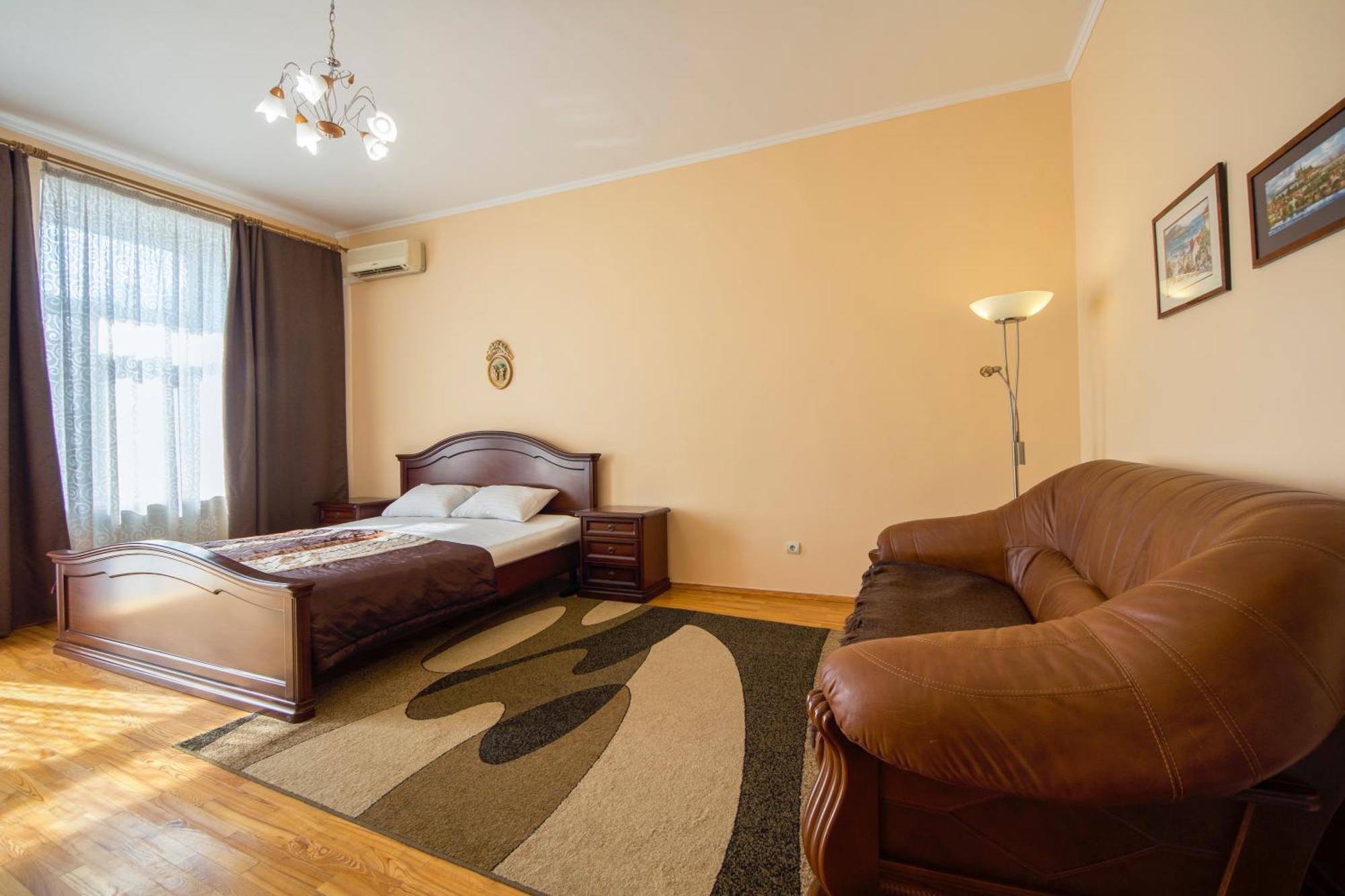 Central Apartments Kyiv Exterior photo