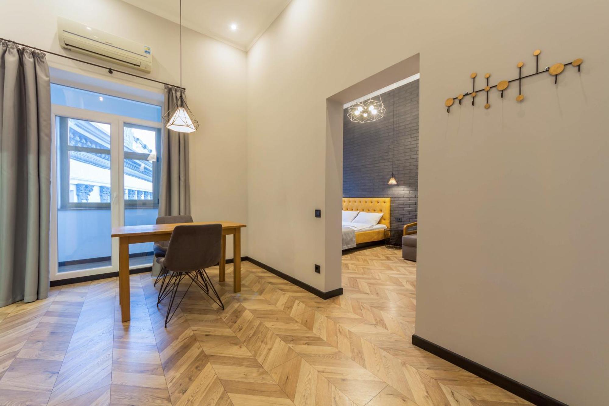 Central Apartments Kyiv Exterior photo